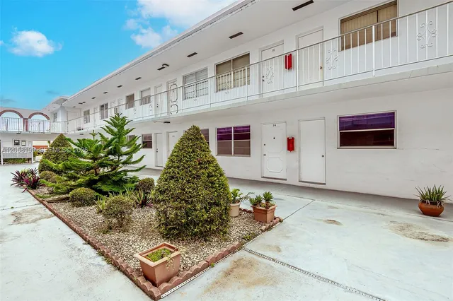 1-bedroom home at 2826 Van Buren Street #8, Hollywood
