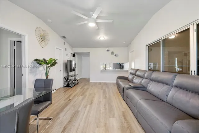 2-bedroom home at 5550 S Lakewood Cir S #B, Margate