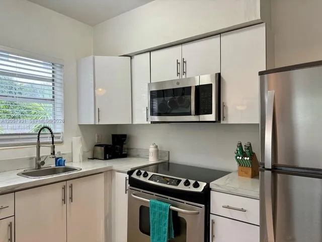 1-bedroom rental at 1130 NE 81st Street #4, Miami