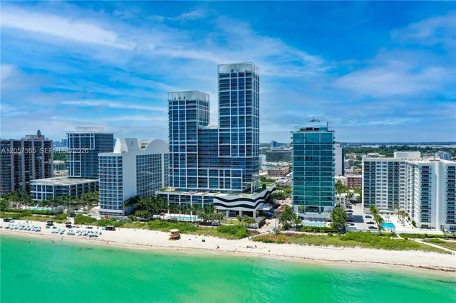 1-bedroom rental at 6801 Collins Avenue #1020 Door 1006 Leal, Miami Beach
