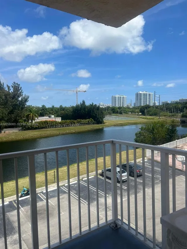 2-bedroom rental at 16465 NE 22nd Avenue #419, North Miami Beach