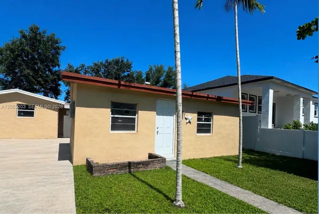 2-bedroom rental at 217 NW 14th Court #0, Dania Beach