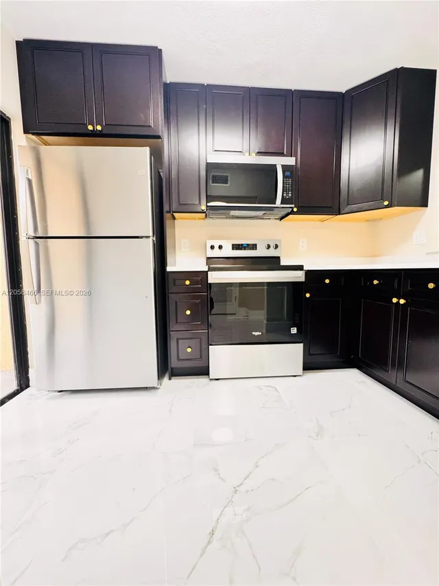 3-bedroom rental at 3939 NE 5th Avenue #C106, Boca Raton