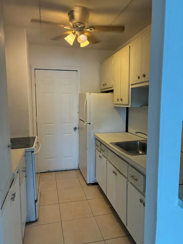 1-bedroom rental at 300 NE 191st Street #217, Miami