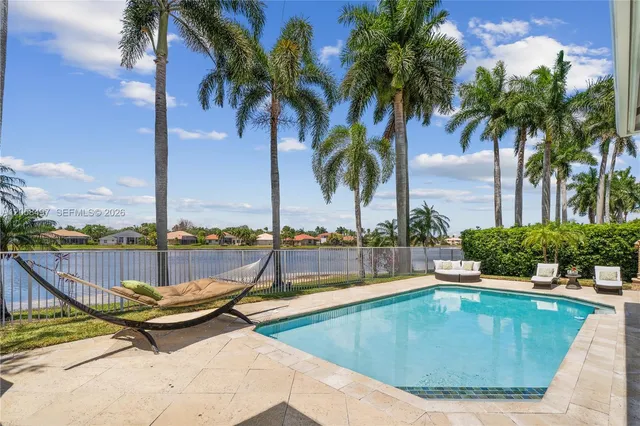 6-bedroom home at 2942 Medinah, Weston