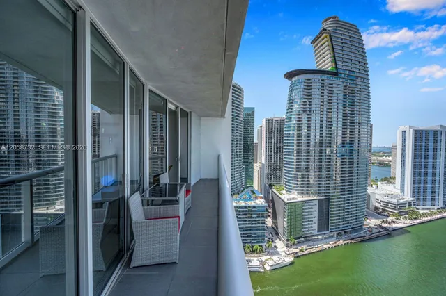 1-bedroom home at 485 Brickell Avenue #3401, Miami