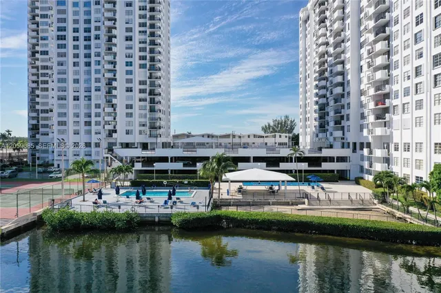 2-bedroom home at 2780 NE 183rd Street #901, Aventura