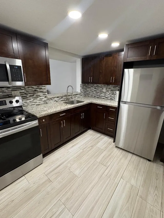 2-bedroom rental at 8015 SW 107th Avenue #222, Miami