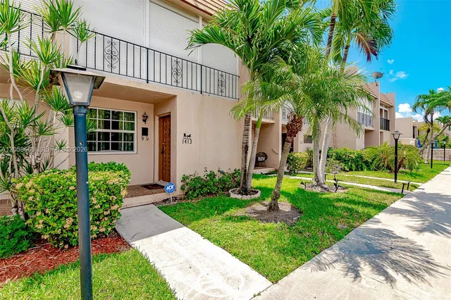 2-bedroom rental at 1413 N 15th Avenue #8, Hollywood