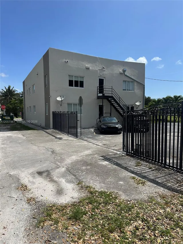 1-bedroom rental at 2500 NE 192nd Street #6, Miami