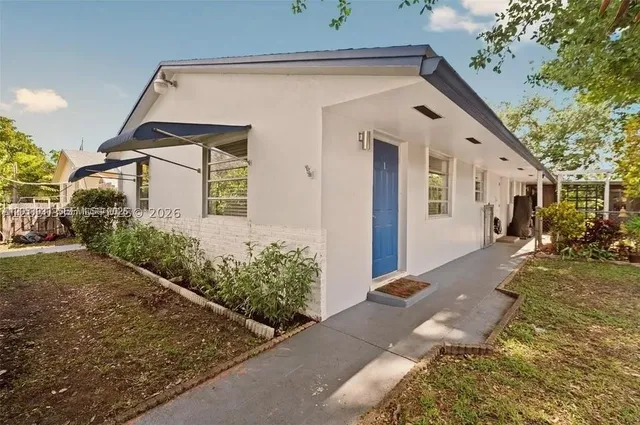 2-bedroom rental at 5120 SW 26th Avenue #12, Dania Beach