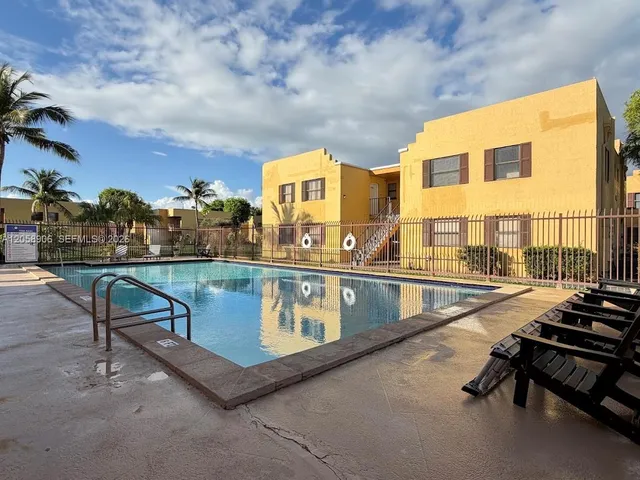 2-bedroom rental at 500 NW 114th Avenue #201, Sweetwater