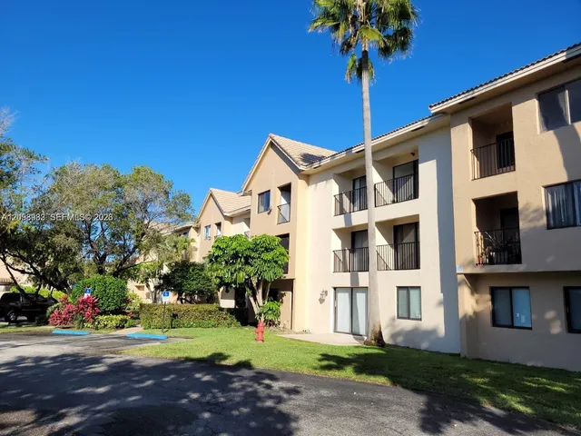 2-bedroom rental at 10001 W Atlantic Boulevard #324, Coral Springs