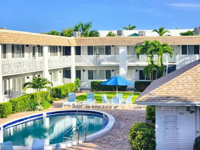 1-bedroom home at 1001 NE 8th Avenue #212, Delray Beach