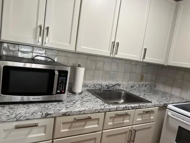 1-bedroom rental at 68 FANSHAW B, Boca Raton
