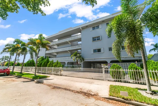 2-bedroom home at 1818 Rodman Street #4A, Hollywood
