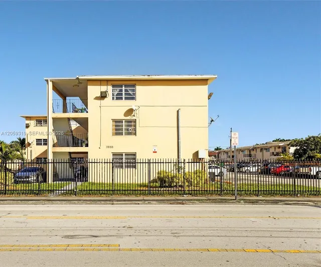 1-bedroom home at 3855 SW 79th Avenue #27, Miami