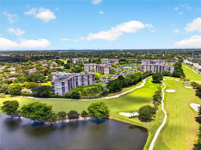 2-bedroom home at 900 Saint Charles Place #621, Pembroke Pines