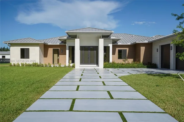 5-bedroom home at 27505 SW 172nd Avenue, Homestead