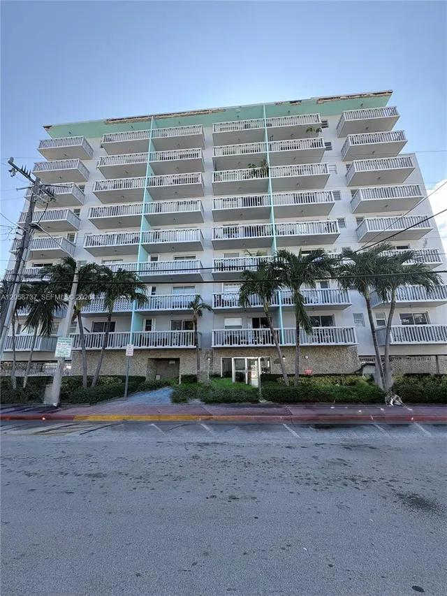 1-bedroom home at 7620 Carlyle Avenue #502, Miami Beach