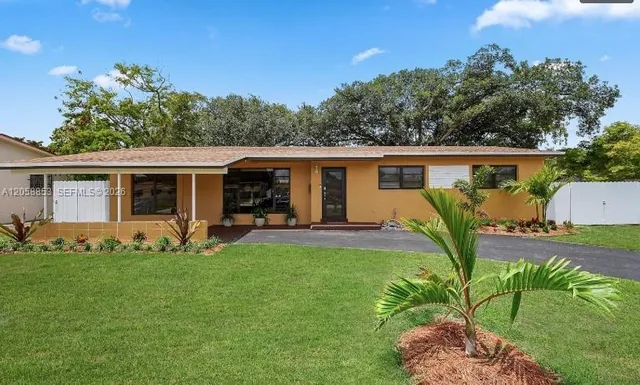 3-bedroom rental at 941 NW 180th Terrace #0, Miami Gardens