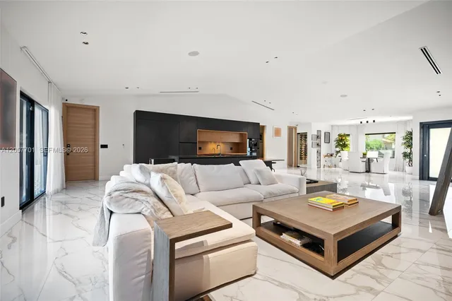 5-bedroom rental at 16431 NE 34th Avenue, North Miami Beach