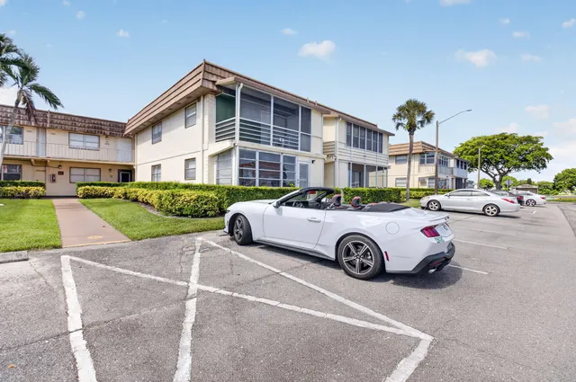 2-bedroom rental at 65 SAXONY B #65, Delray Beach