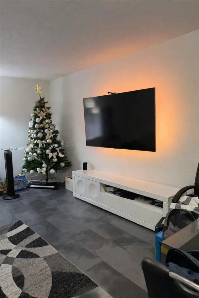 2-bedroom home at 2190 W 60th Street #21201, Hialeah