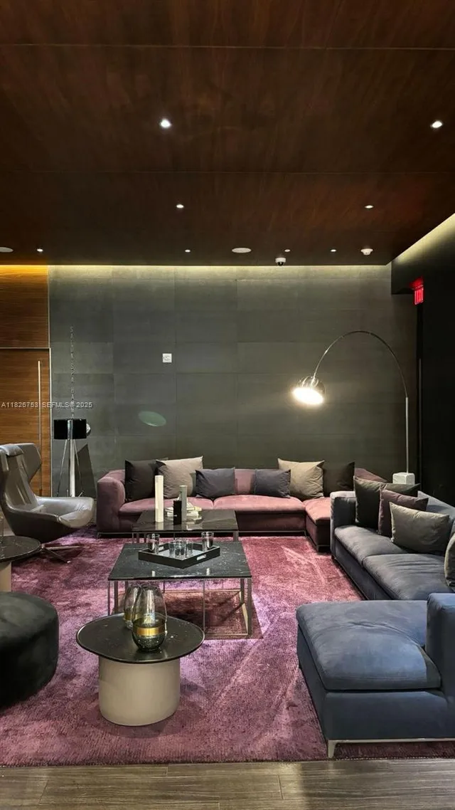 3-bedroom home at 68 SE 6th Street #2804, Miami
