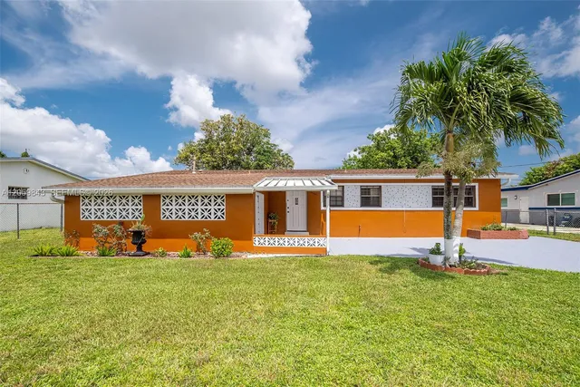 3-bedroom rental at 19401 NW 23rd Avenue, Miami Gardens
