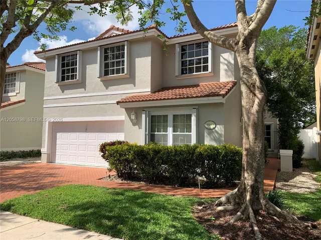 4-bedroom rental at 818 Garnet Circle, Weston