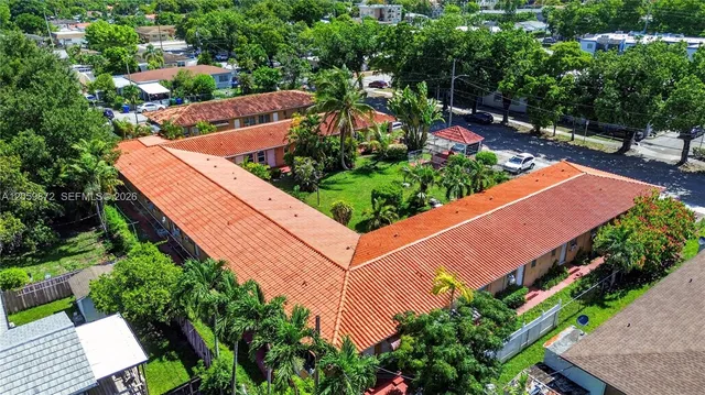 Commercial at 140 SW 30th Court, Miami