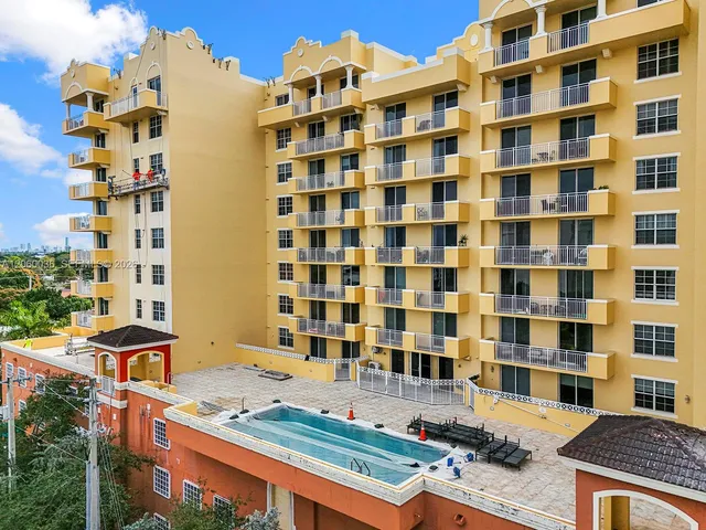 2-bedroom rental at 215 SW 42nd Avenue #1007, Miami
