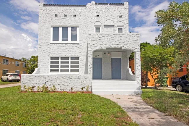 3-bedroom rental at 327 SW 20th Street #2, Fort Lauderdale