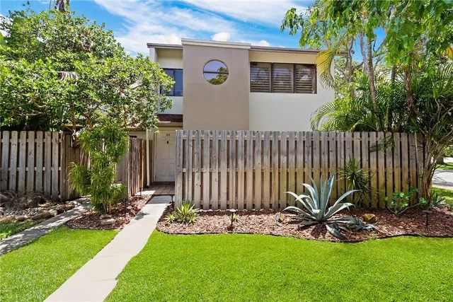 3-bedroom rental at 324 CITY VIEW Drive, Fort Lauderdale
