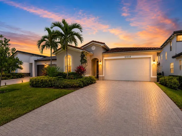 3-bedroom rental at 6439 Trails Of Foxford Court, West Palm Beach