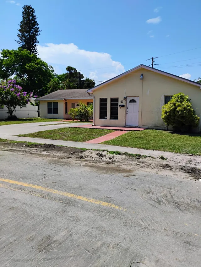 3-bedroom rental at 57 SE 12th Street #57, Dania Beach