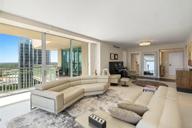 3-bedroom home at 3350 SW 27th Avenue #1802, Coconut Grove