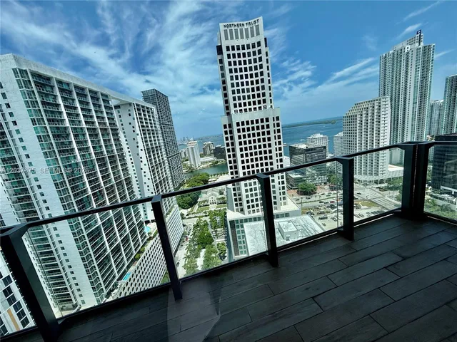 2-bedroom home at 68 SE 6th Street #2707, Miami