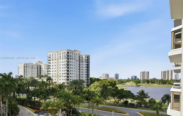 3-bedroom home at 20185 E Country Club Drive #502, Aventura