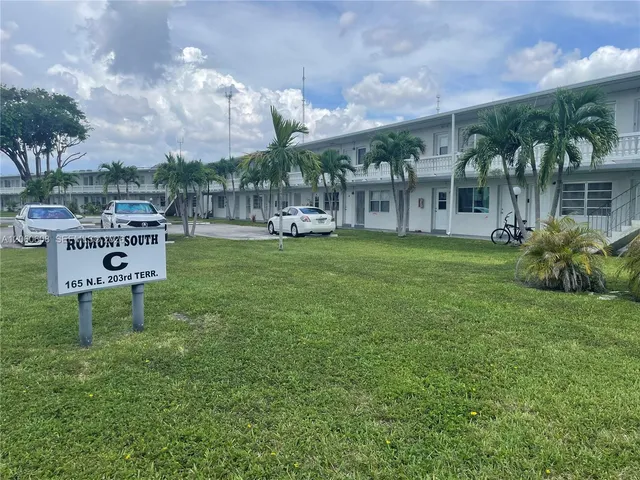2-bedroom home at 165 NE 203rd Terrace #26, Miami Gardens