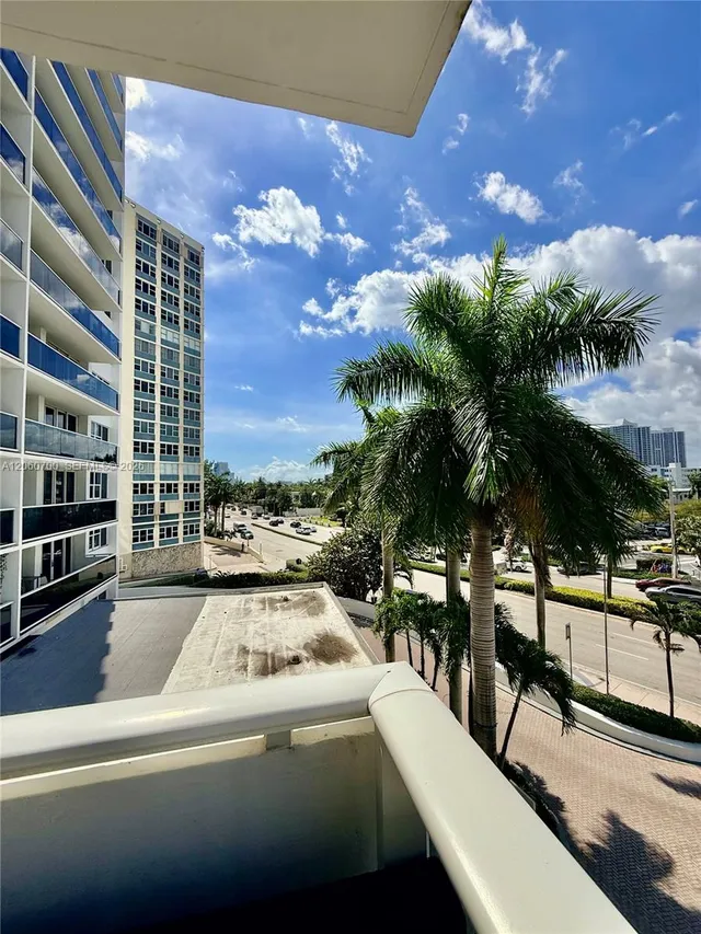 2-bedroom home at 3140 S Ocean Drive #310, Hallandale Beach