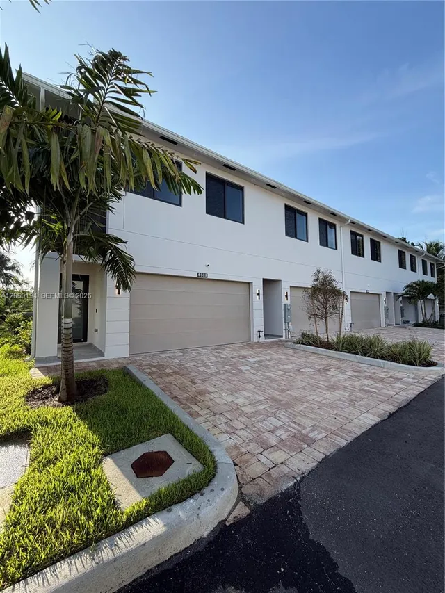 4-bedroom rental at 4664 SW 32nd Avenue #4664, Dania Beach