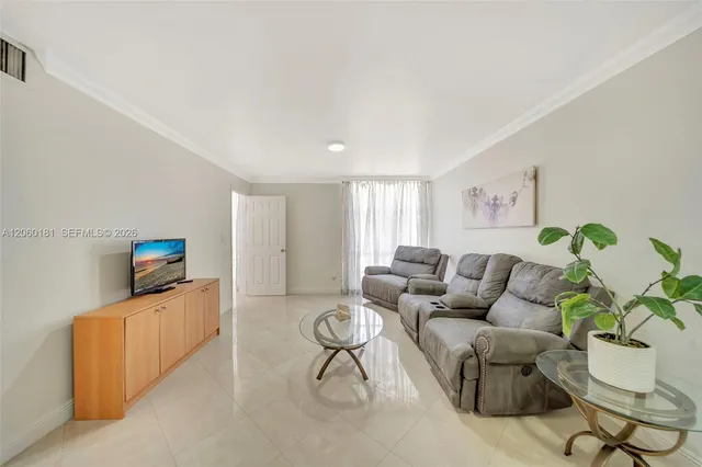1-bedroom rental at 200 172nd Street #220, Sunny Isles Beach