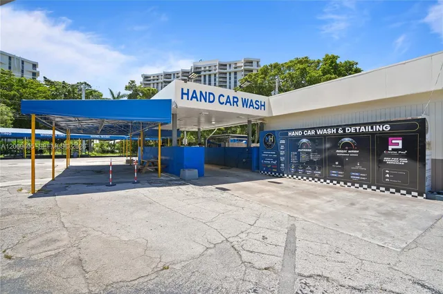 Commercial at 10705 Biscayne Boulevard, Miami