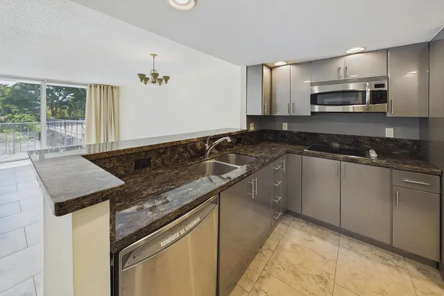 2-bedroom home at 1800 N ANDREWS Avenue N #2A, Fort Lauderdale