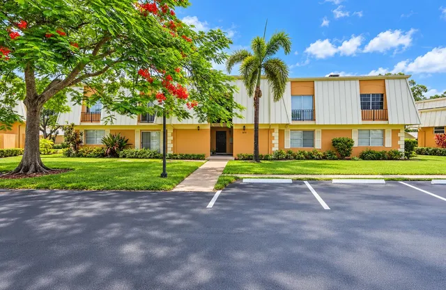 2-bedroom home at 3630 Citrus Trace #4, Davie