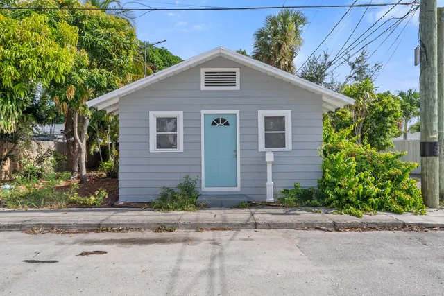 1-bedroom home at 612 3rd Avenue S, Lake Worth Beach