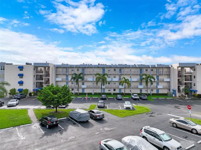 2-bedroom rental at 7500 NW 30th Place #402, Sunrise
