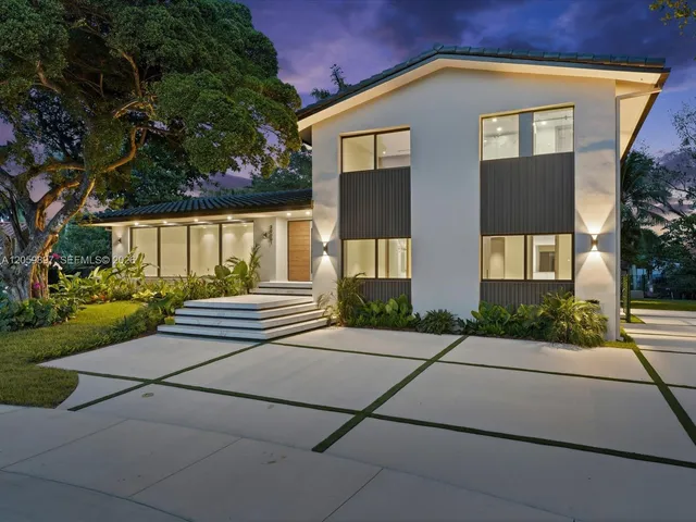 5-bedroom home at 20001 NE 25th Avenue, Miami